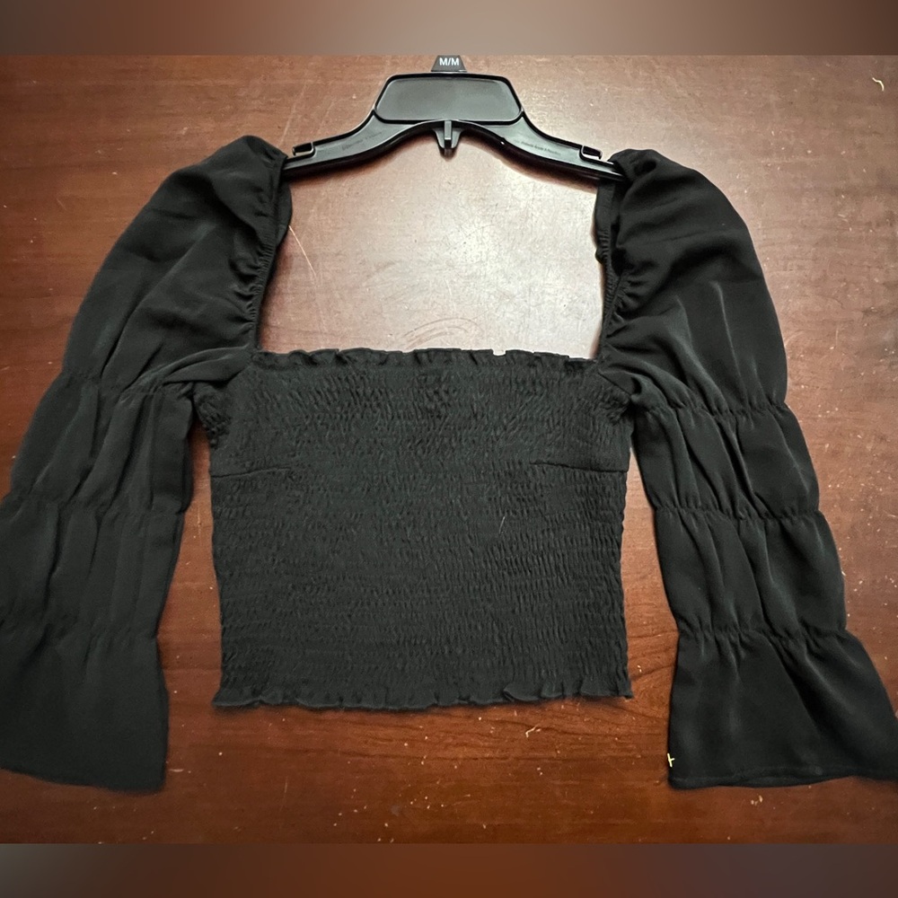 Polly cropped puffy sleeves cropped low neckline sexy hippy elastic Sheek 12”‎